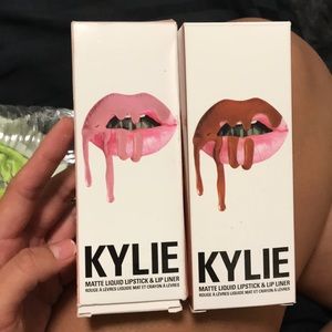2 KYLIE LIP KITS